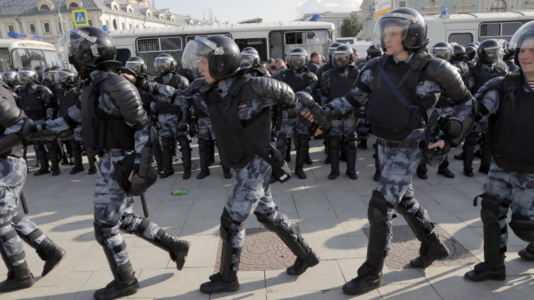 Повече от 800 са задържаните след протеста в Москва. Според