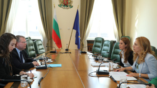 Осъждаме всякакви нападения над храмове независимо от това към кое