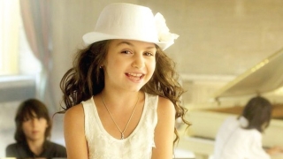 Слави Трифонов запя в дует с Крисия (ВИДЕО)