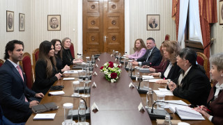 Държавният глава Илияна Йотова се срещна с американския посланик в