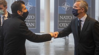 Генералният секретар на НАТО Йенс Столтенберг призова алианса да бъде