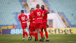 Централният защитник Меси Биатомусока се завръща в Ботев Враца съобщиха