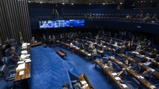 Сенатът на Бразилия замрази увеличаването на правителствените разходи за 20 г. 