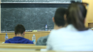 70 от учениците които завършват гимназия се записват да учат
