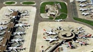 Самолет А-339 кацна аварийно на летище „Гетуик”