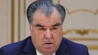 Лидерът на Таджикистан призова да спрат да го възхваляват с песни
