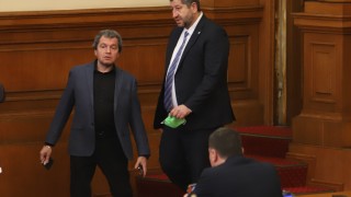 Няма да има нито един съветник от Държавна сигурност в