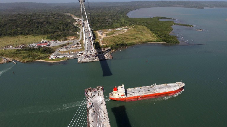 Резултат с изображение за „През Панамския канал преминава първият кораб.“
