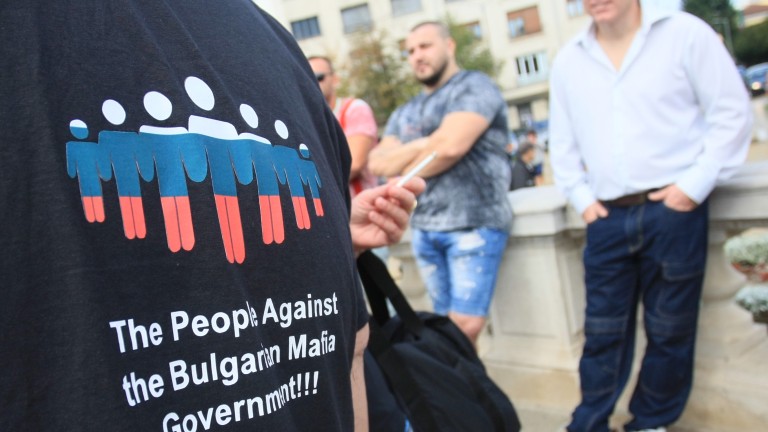 Корупцията нанася удар върху подкрепата за демокрацията в Източна Европа