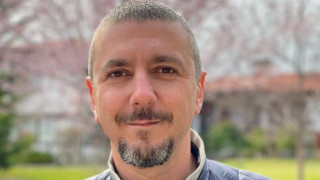 Динамична работна среда сравнително високи доходи възможности за развитие