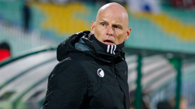 Треньорът на ФК Копенхаген за хвана за главата: Нямам опорен халф!