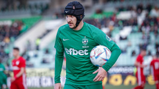 Полузащитникът на Лудогорец Тодор Неделев тренира индивидуално на базата на