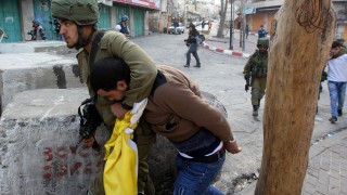 Протестиращи палестинци влязоха в сблъсъци с израелски сили за сигурност