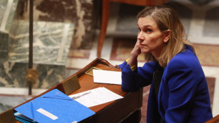 Предоставянето на приоритетен достъп на САЩ до ваксина Sanofi срещу новия коронавирус