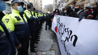 Полицията в грузинската столица Тбилиси влезе в сблъсък с опозиционни