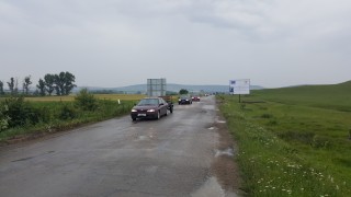 Движението по път I-1 Медовница - Скомля, в посока Монтана, временно е в една лента