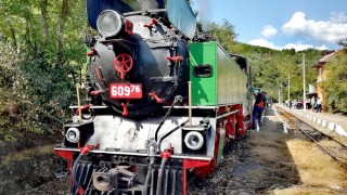 Атракционно пътуване с парен локомотив между Септември и Велинград организира
