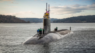 Американска ядрена подводница удари неизвестен обект докато е потопена във