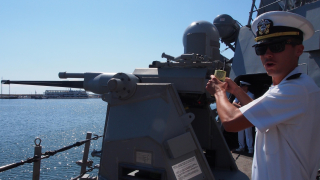 Американски военен кораб засече в Арабско море плавателен съд с