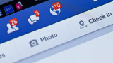  „ Фейсбук” плащал на деца, с цел да им се рови из телефоните 