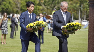 Абе е първият премиер на Япония, посетил Дарвин след атаките през ВСВ