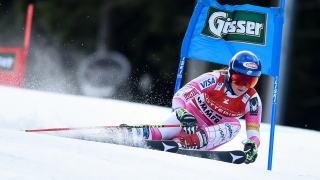 Мики Шифрин води след първия манш в Земеринг