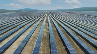 През 2025 г слънчевата енергия е осигурила над една четвърт