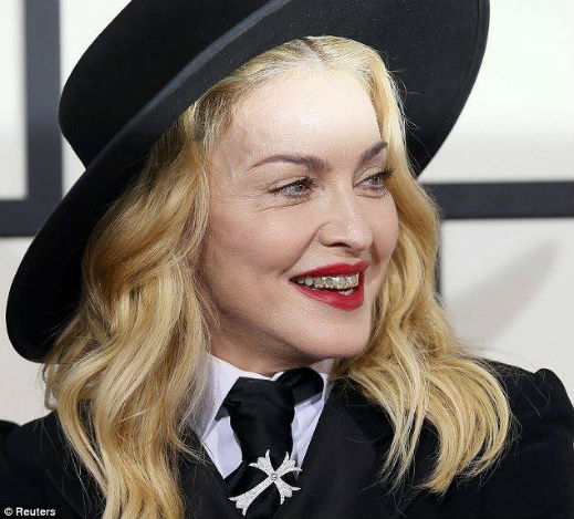Мадона се рекламира с трагедията в "Шарли ебдо"