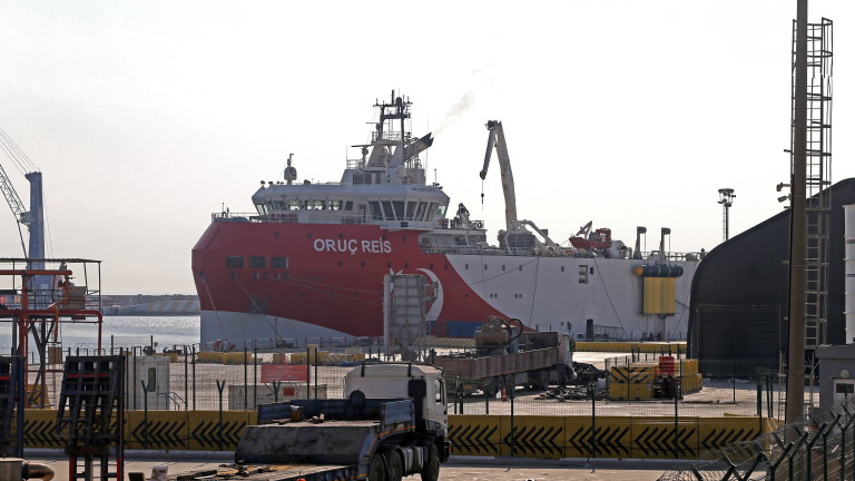 Турция обяви планове да върне изследователския си кораб в спорните