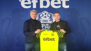 Арда привлече вратаря Петър Петров След като се срещна със