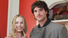 Как Марго Роби и Джейкъб Елорди са постигнали химията помежду си за "Брулени хълмове"