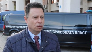 Окръжната прокуратура в Бургас привлече като обвиняем единия от двамата