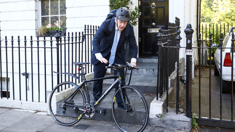 Полицията в Лондон забрани на Борис Джонсън да кара велосипед