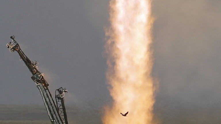 Китай успешно изстреля нова ракета и прототип на космически кораб,