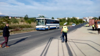 Непуснат мигач е причината за катастрофата с автобус край Сандански