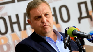 Бившият военен министър и лидер на ВМРО Красимир Каракачанов остро реагира