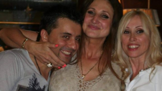 Борис Дали полегна върху гърдите на колежка