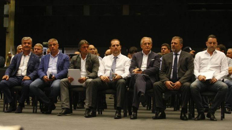 Очаквано: Нямаше събрание на Левски, акционери си тръгнаха разочаровани от НДК