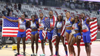 Състезателите от САЩ спечелиха щафетите на 4 по 100 метра