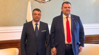 Лидерът на ДПС Ново начало Делян Пеевски проведе среща кмета на