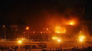 Венчавка в центъра на "Ада"