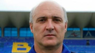 Опитният специалист Любомир Симов поема школата на Чавдар Етрополе и