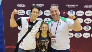 Даяна Стойчева продължава в репешажите за бронза на европейското за