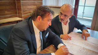 Служебният министър председател Гълъб Донев и министрите на здравеопазването Асен Меджидиев