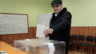Костов гадае как ще гласува ГЕРБ