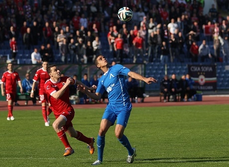 Левски иска четвърт милион евро за защитник