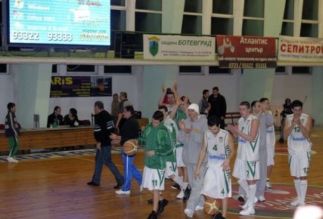 Общината в Ботевград отпуска 100 000 лв за баскетболния отбор