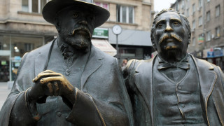 Откраднаха бастуна на Пенчо Славейков от площада в София