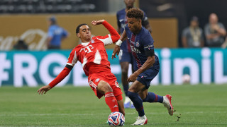 Звездата на Байерн Мюнхен Джамал Мусиала премина успешно хирургическа