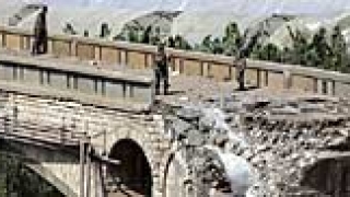 Израелски бомбардировки разрушиха четири моста в Ливан